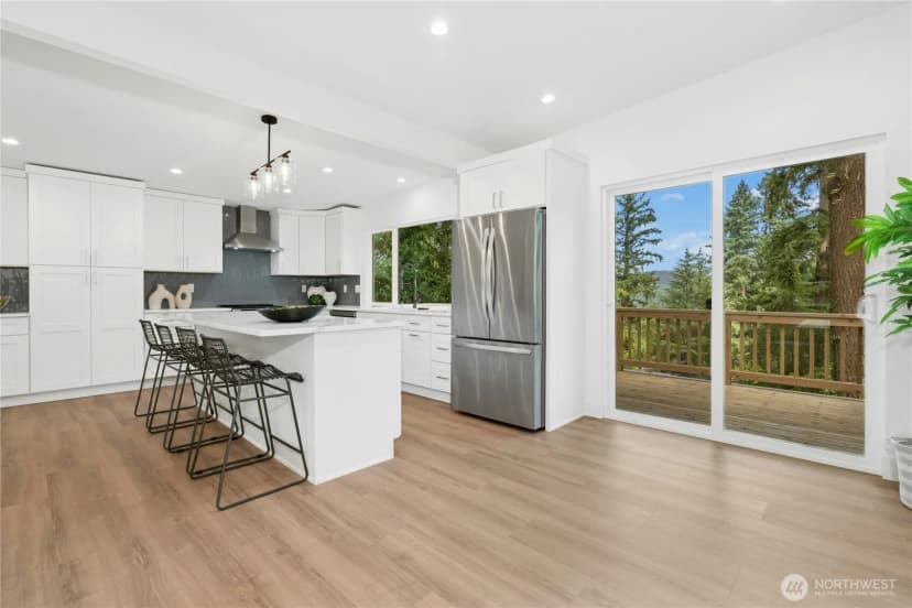 Property photo for 410 Mt. Jupiter Drive Sw, Issaquah photo 4