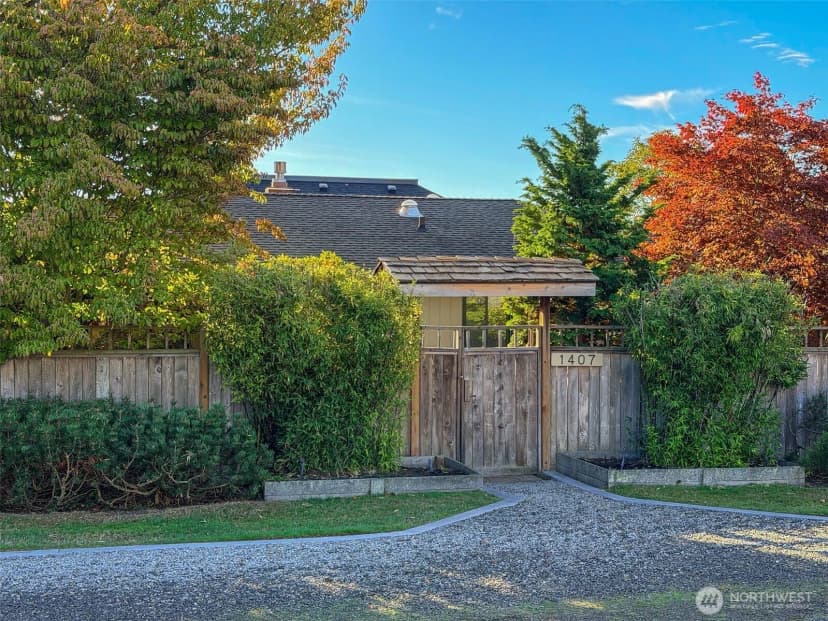 Property photo for 1407 Jefferson Street, Port Townsend photo 2