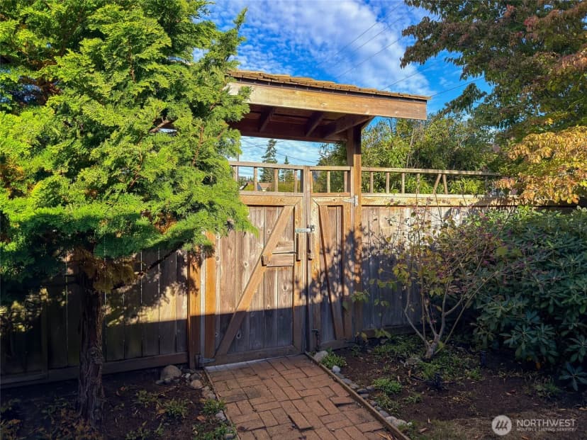 Property photo for 1407 Jefferson Street, Port Townsend photo 5