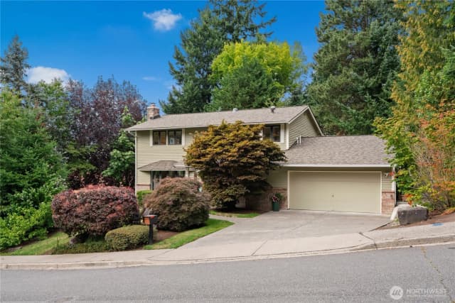 Property photo for 15240 Se 49th Street, Bellevue