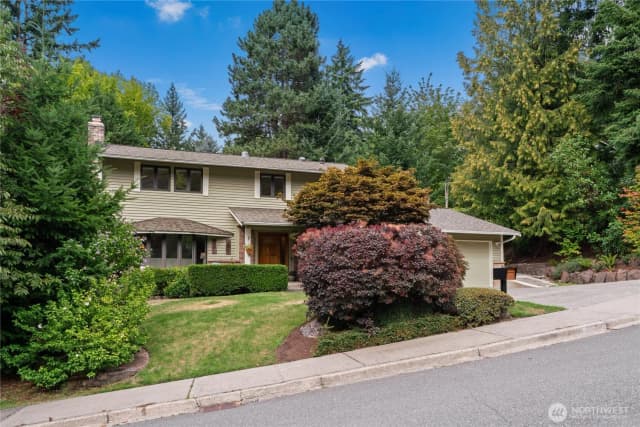 Property photo for 15240 Se 49th Street, Bellevue photo 2