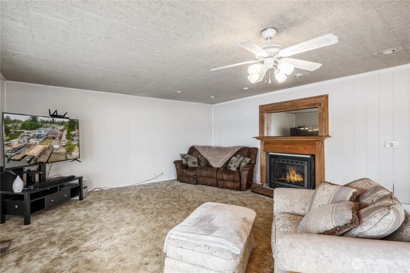 Property photo for 17200 Schuhs Lane, Stanwood photo 8