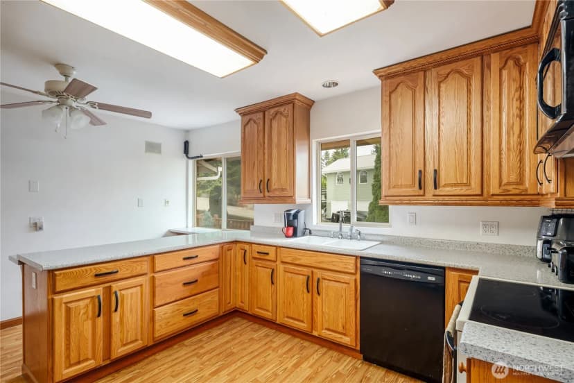 Property photo for 17200 Schuhs Lane, Stanwood photo 6