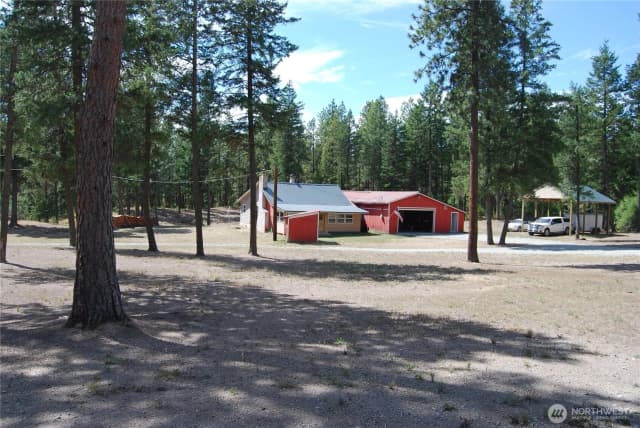 Property photo for 31 Summit Lake Rd, Tonasket photo 2