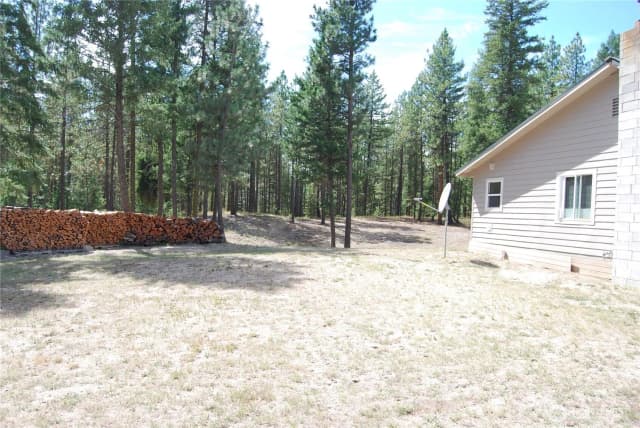 Property photo for 31 Summit Lake Rd, Tonasket photo 3