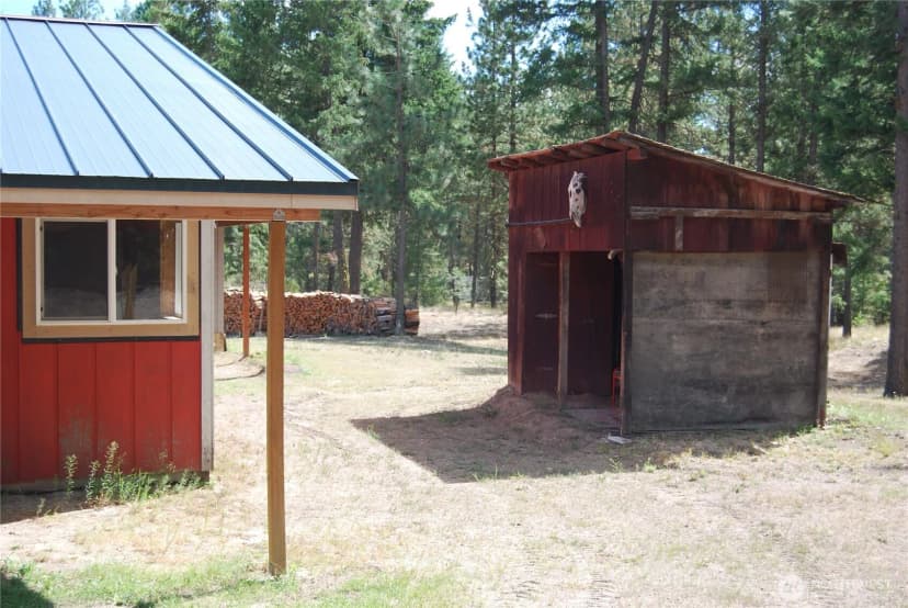 Property photo for 31 Summit Lake Rd, Tonasket photo 6