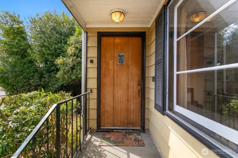 Property photo for 8445 30th Avenue Sw, Seattle photo 3