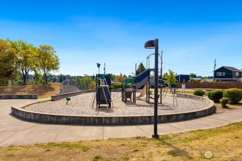 Property photo for 8445 30th Avenue Sw, Seattle photo 32