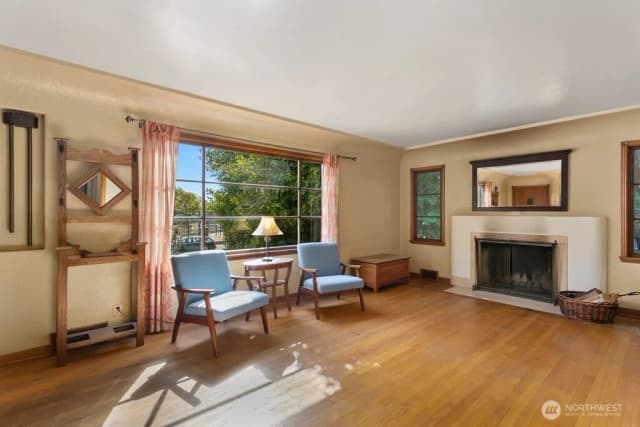 Property photo for 8445 30th Avenue Sw, Seattle photo 4