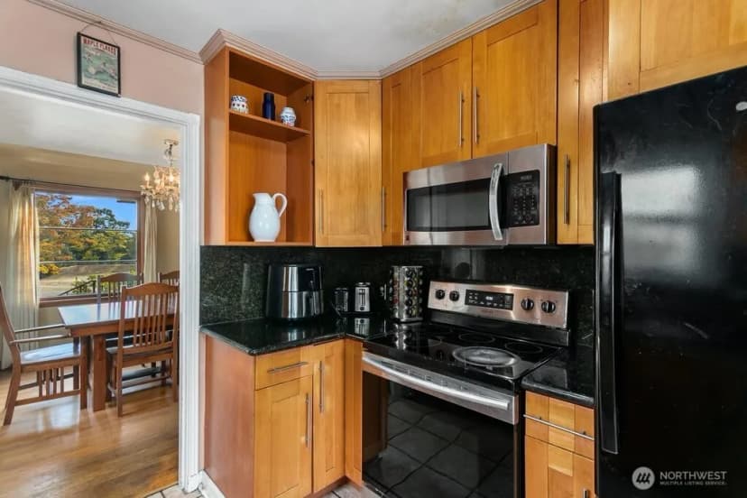 Property photo for 8445 30th Avenue Sw, Seattle photo 8