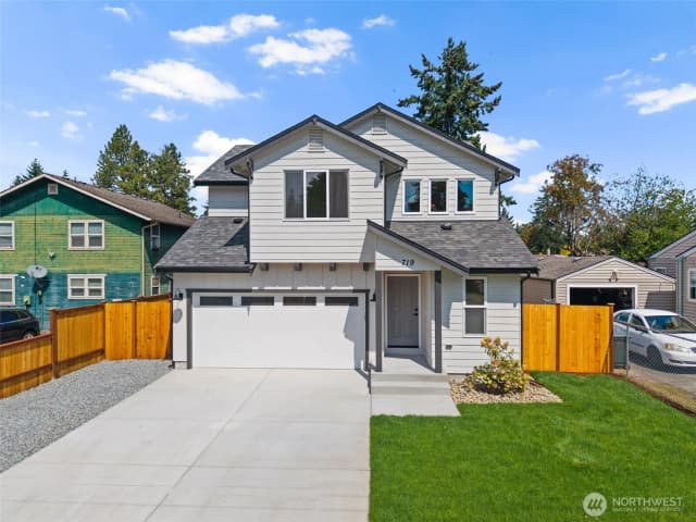 Property photo for 719 118th Street S, Tacoma photo 2