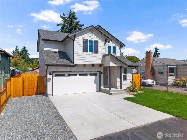 Property photo for 719 118th Street S, Tacoma photo 3