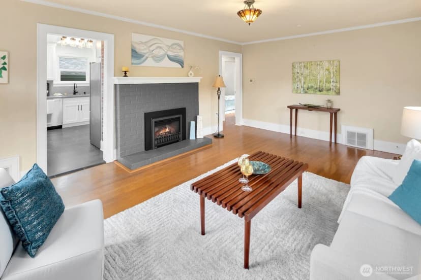 Property photo for 527 N 101st Street, Seattle photo 6