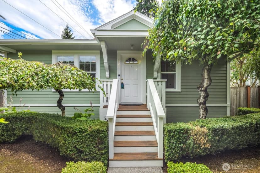 Property photo for 527 N 101st Street, Seattle photo 2