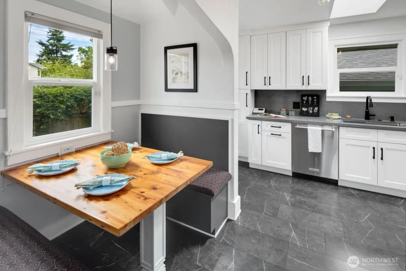 Property photo for 527 N 101st Street, Seattle photo 15