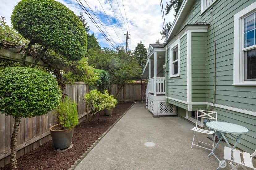 Property photo for 527 N 101st Street, Seattle photo 25