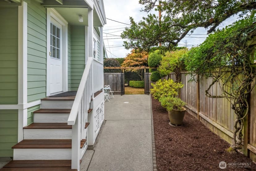 Property photo for 527 N 101st Street, Seattle photo 26