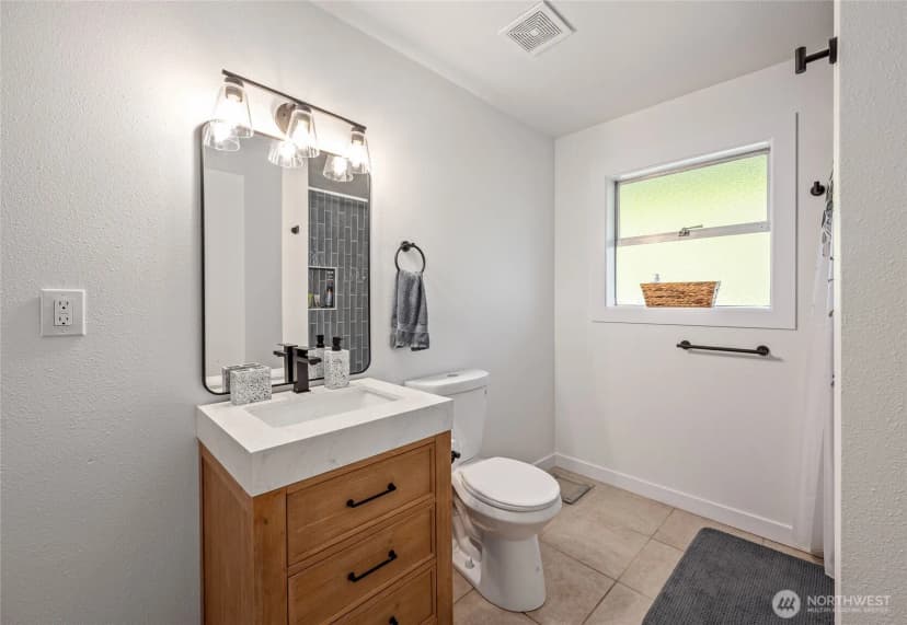 Property photo for 1305 Lake View Avenue, Snohomish photo 16