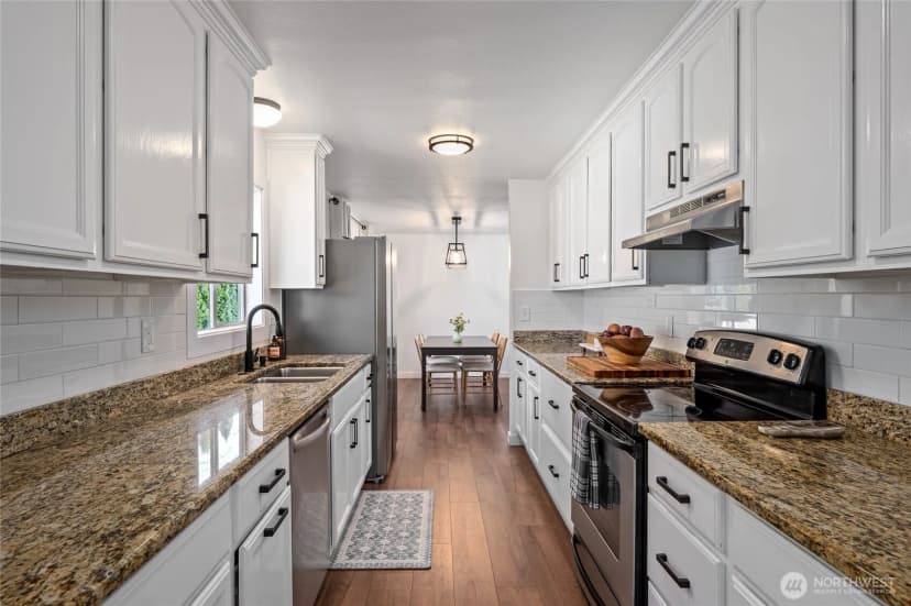 Property photo for 1305 Lake View Avenue, Snohomish photo 9