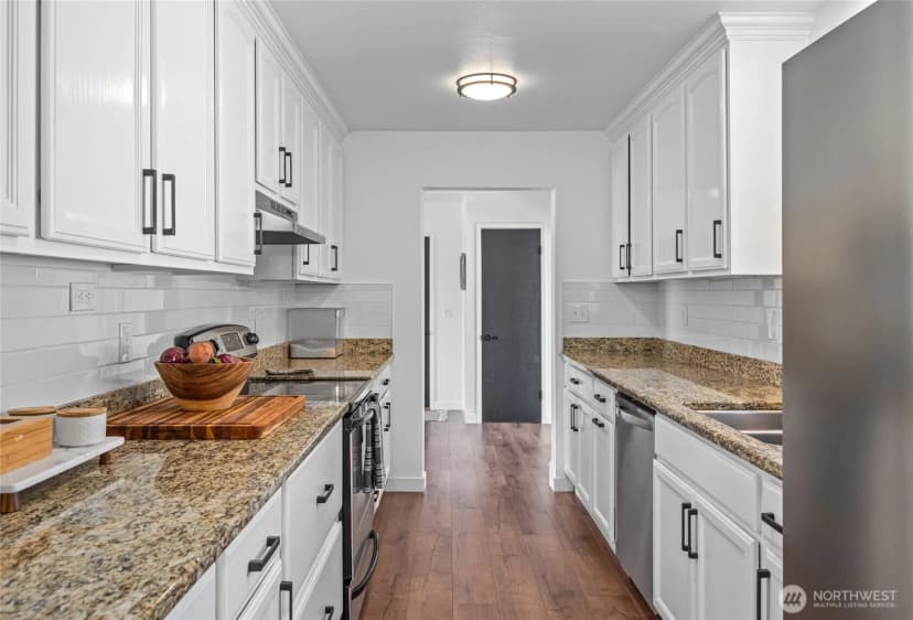 Property photo for 1305 Lake View Avenue, Snohomish photo 10