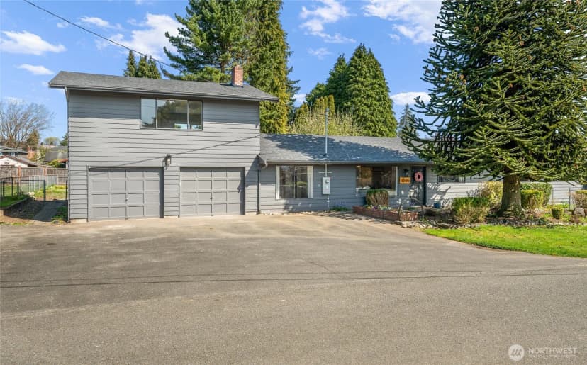 Property photo for 1305 Lake View Avenue, Snohomish photo 2
