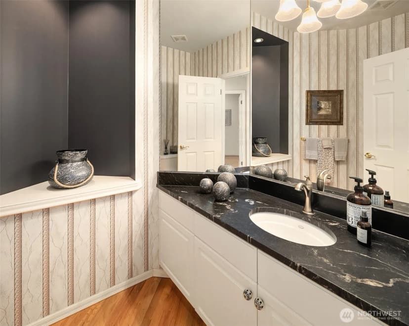 Property photo for 25723 Se 25th Way, Sammamish photo 16