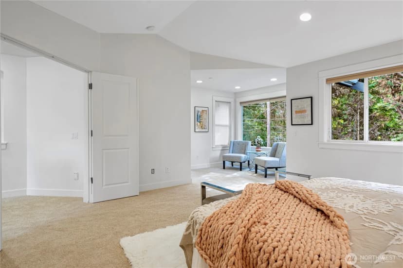 Property photo for 15607 88th Avenue Ne, Kenmore photo 21