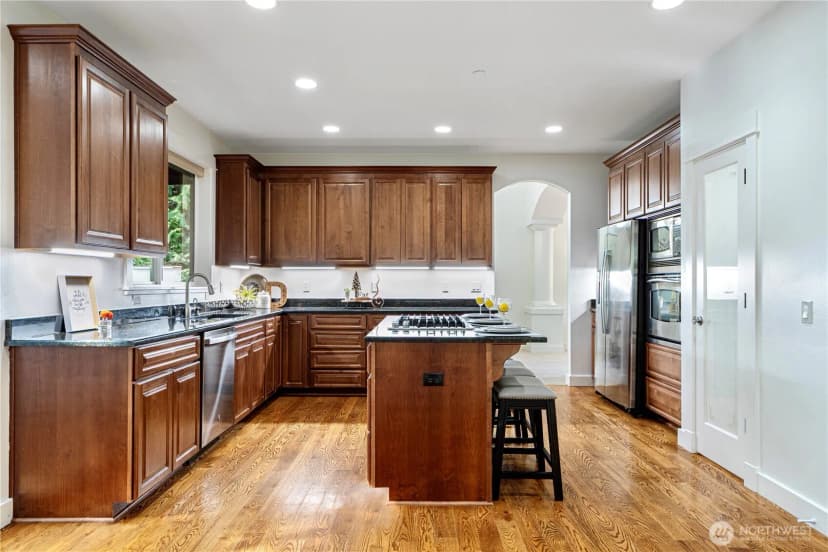 Property photo for 15607 88th Avenue Ne, Kenmore photo 12