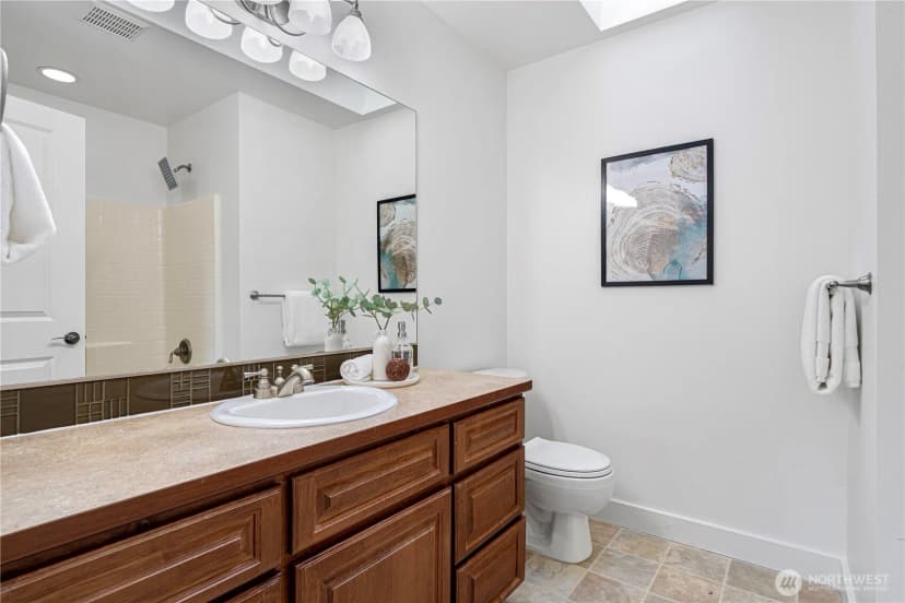 Property photo for 15607 88th Avenue Ne, Kenmore photo 28