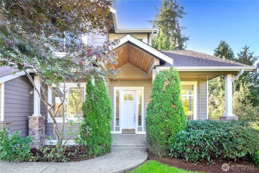 Property photo for 15607 88th Avenue Ne, Kenmore photo 2