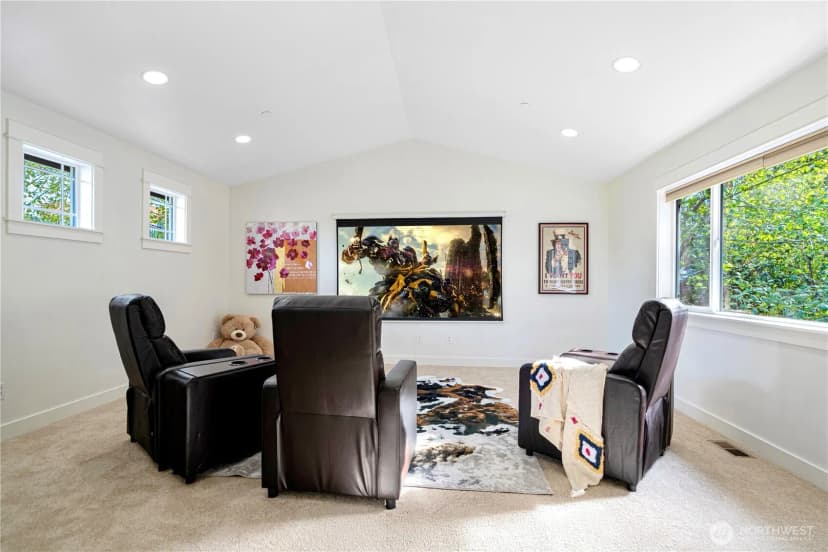 Property photo for 15607 88th Avenue Ne, Kenmore photo 27