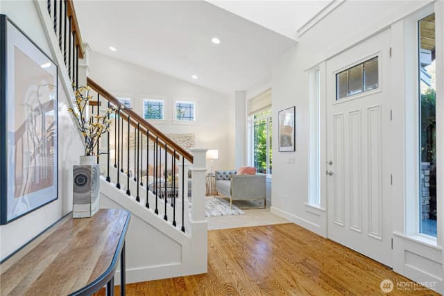 Property photo for 15607 88th Avenue Ne, Kenmore photo 4