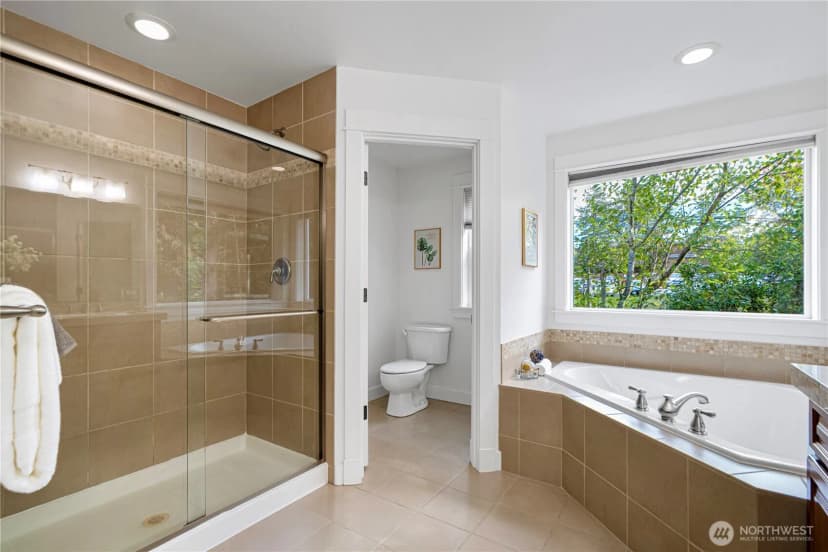 Property photo for 15607 88th Avenue Ne, Kenmore photo 23