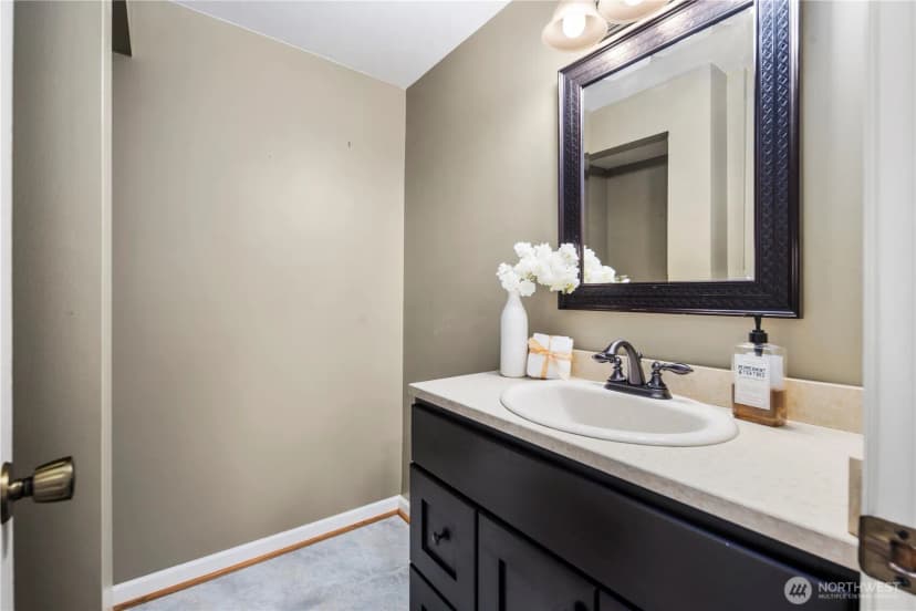 Property photo for 6022 Vassar Avenue Ne, Seattle photo 11
