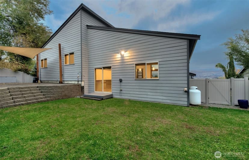 Property photo for 2136 W Honeysett Road, Wenatchee photo 35