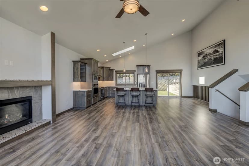 Property photo for 2136 W Honeysett Road, Wenatchee photo 7