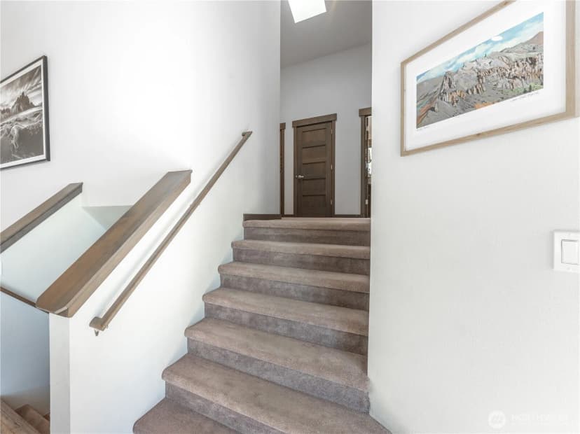 Property photo for 2136 W Honeysett Road, Wenatchee photo 16