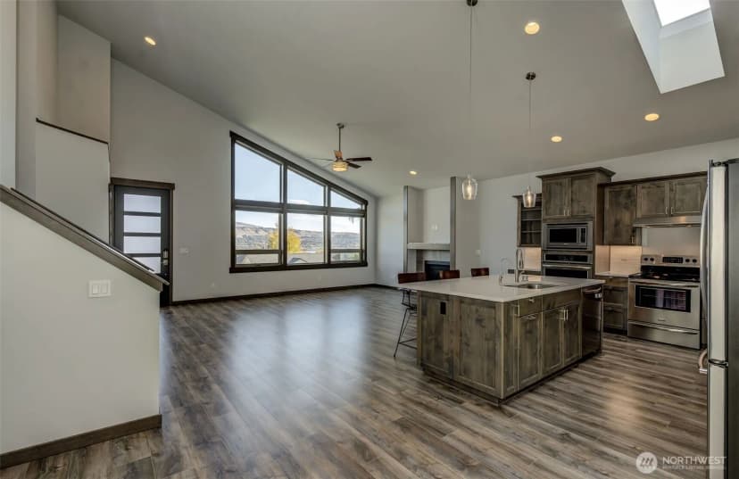 Property photo for 2136 W Honeysett Road, Wenatchee photo 14