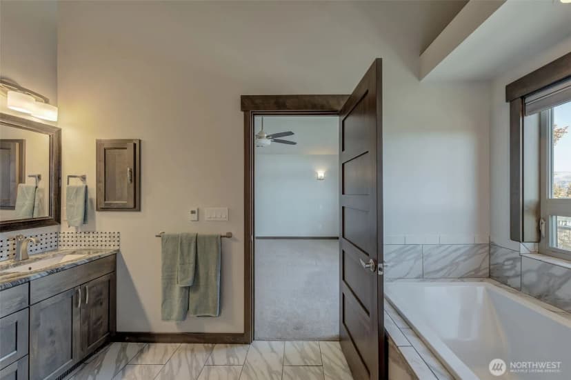 Property photo for 2136 W Honeysett Road, Wenatchee photo 21