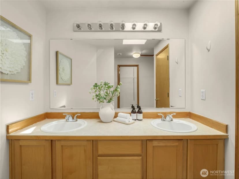 Property photo for 11602 Se 193rd Place, Kent photo 18