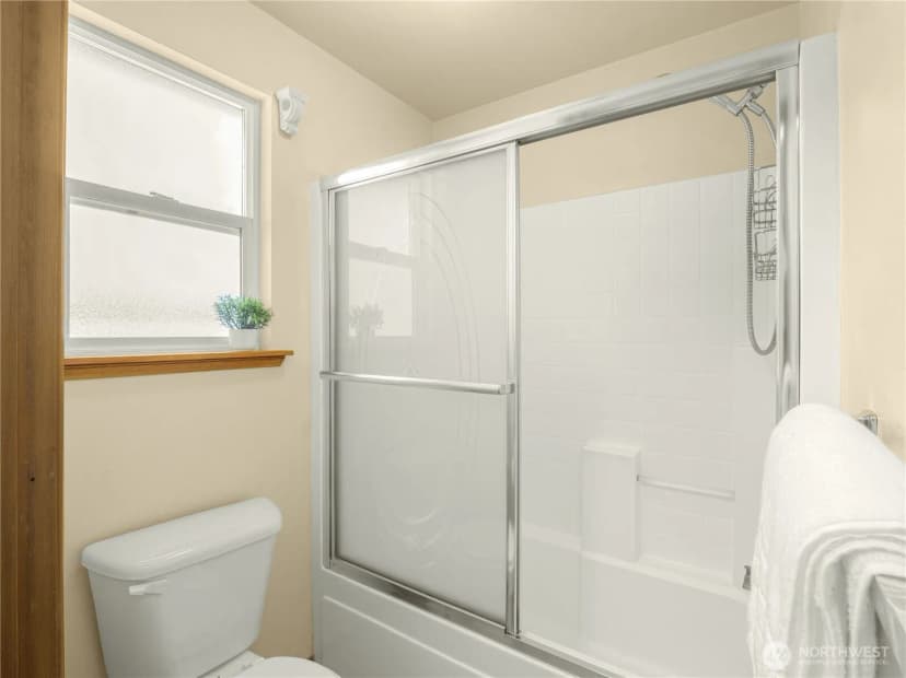 Property photo for 11602 Se 193rd Place, Kent photo 19