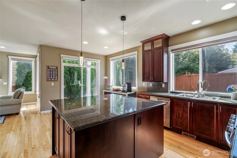 Property photo for 12925 Se 216th Place, Kent photo 10