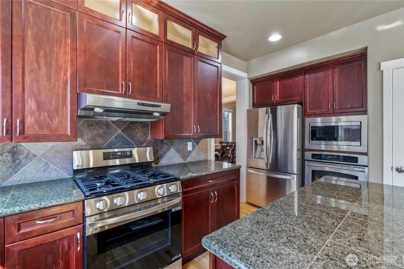 Property photo for 12925 Se 216th Place, Kent photo 11