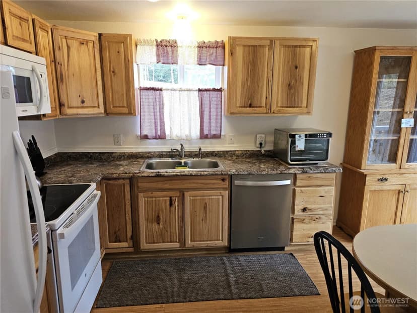 Property photo for 3309 Hillington Court Se, Port Orchard photo 6
