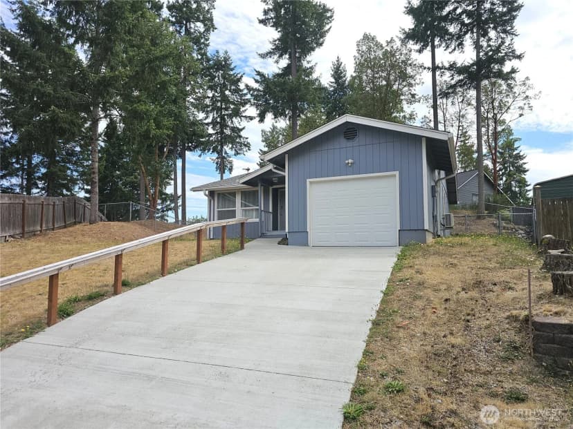 Property photo for 3309 Hillington Court Se, Port Orchard photo 2
