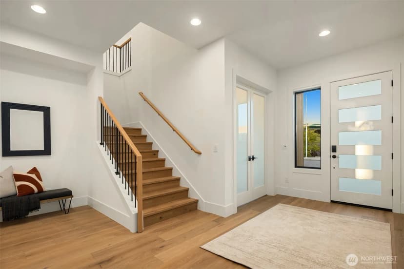 Property photo for 1053 160th Avenue Se, Bellevue photo 15