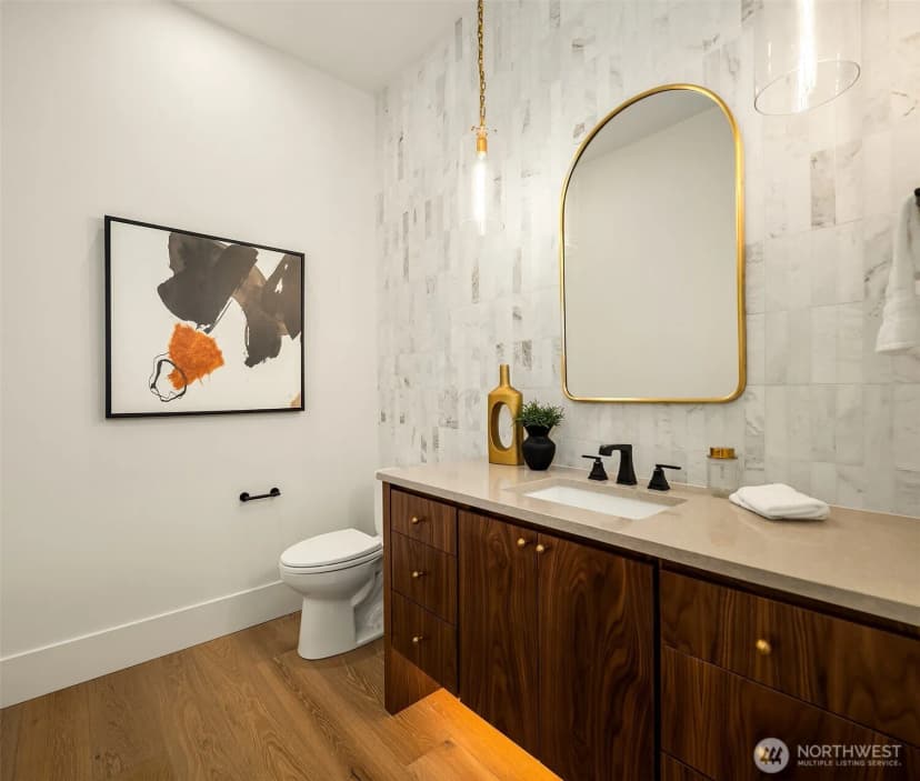 Property photo for 1053 160th Avenue Se, Bellevue photo 11