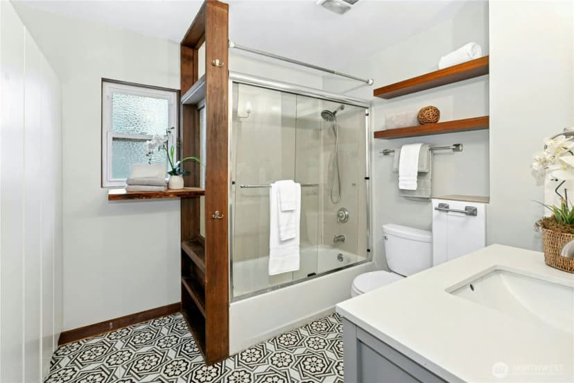 Property photo for 1009 Ne 70th Street, Seattle photo 18