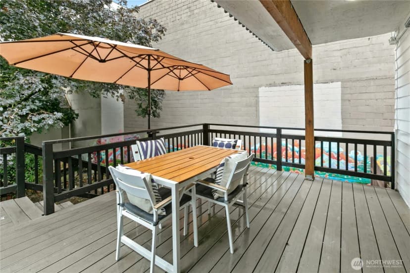 Property photo for 1009 Ne 70th Street, Seattle photo 12