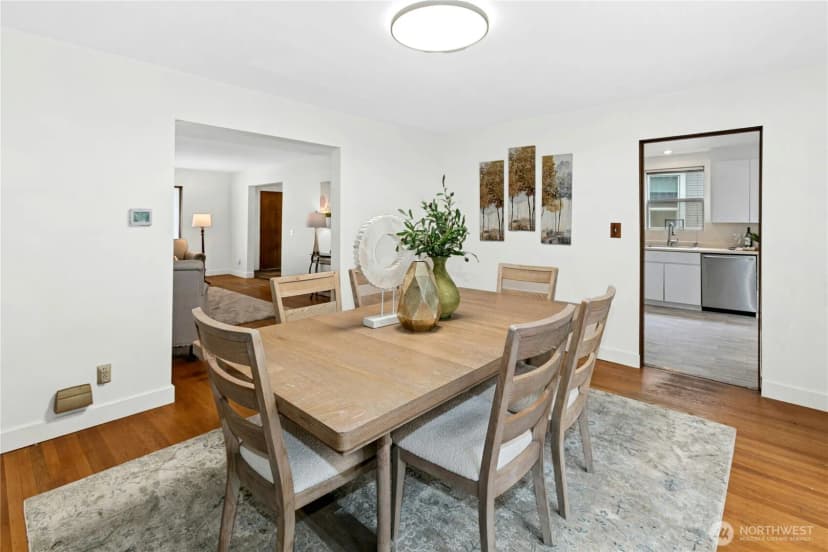 Property photo for 1009 Ne 70th Street, Seattle photo 7